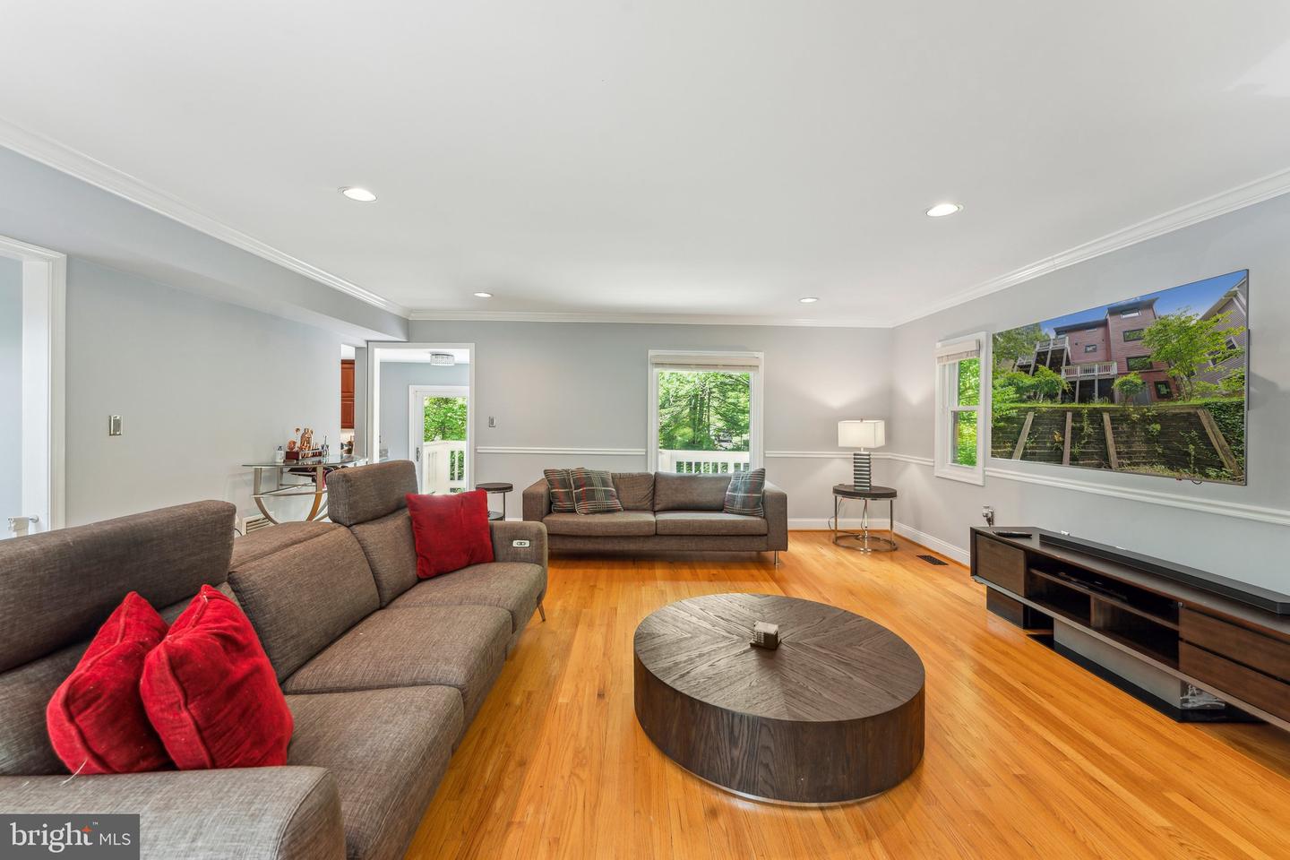 3015 OREGON KNOLLS DR NW, WASHINGTON, District Of Columbia 20015, 5 Bedrooms Bedrooms, ,3 BathroomsBathrooms,Residential,For sale,3015 OREGON KNOLLS DR NW,DCDC2197912 MLS # DCDC2197912