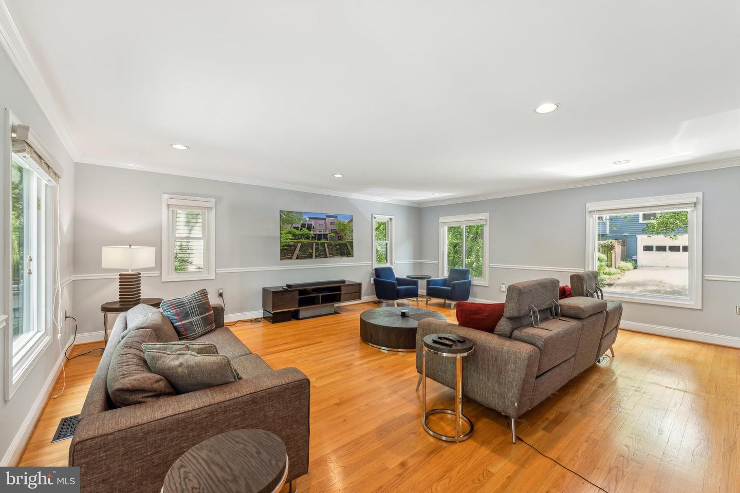 3015 OREGON KNOLLS DR NW, WASHINGTON, District Of Columbia 20015, 5 Bedrooms Bedrooms, ,3 BathroomsBathrooms,Residential,For sale,3015 OREGON KNOLLS DR NW,DCDC2197912 MLS # DCDC2197912