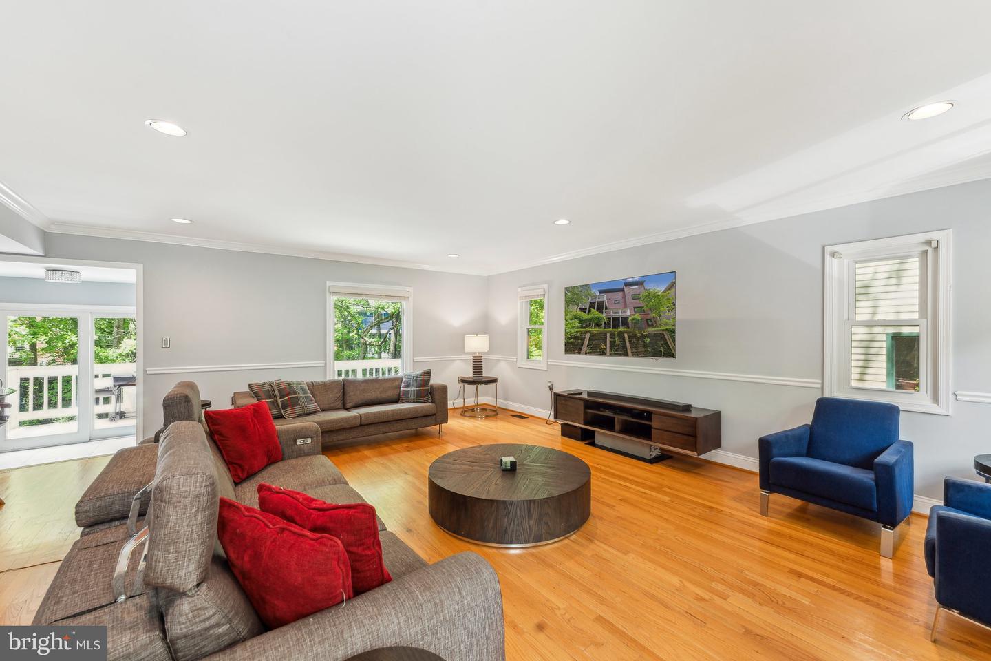 3015 OREGON KNOLLS DR NW, WASHINGTON, District Of Columbia 20015, 5 Bedrooms Bedrooms, ,3 BathroomsBathrooms,Residential,For sale,3015 OREGON KNOLLS DR NW,DCDC2197912 MLS # DCDC2197912