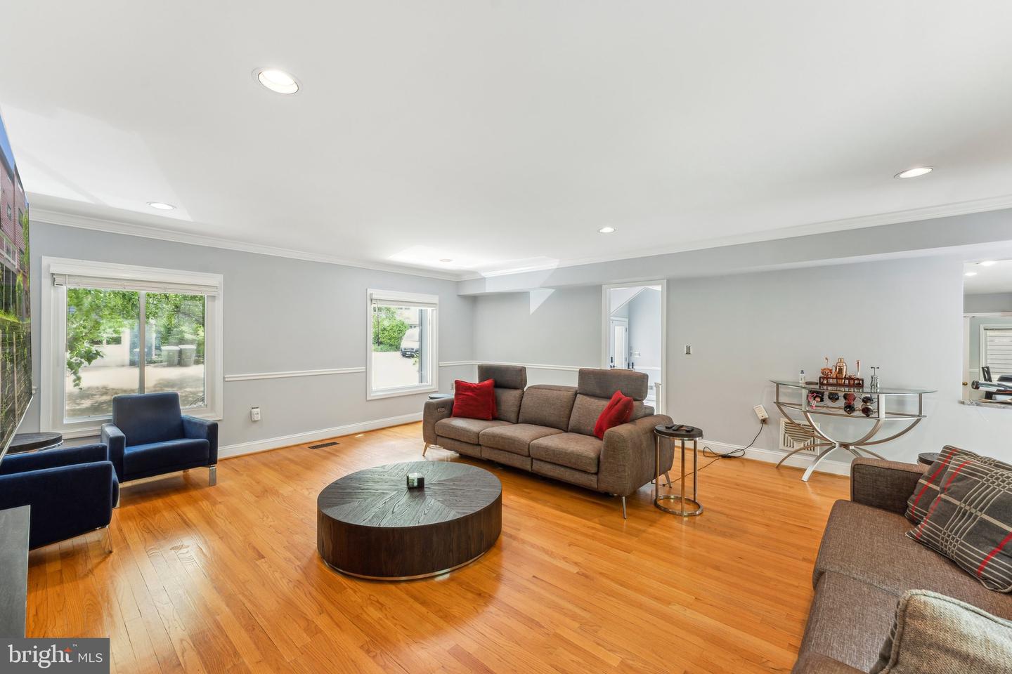 3015 OREGON KNOLLS DR NW, WASHINGTON, District Of Columbia 20015, 5 Bedrooms Bedrooms, ,3 BathroomsBathrooms,Residential,For sale,3015 OREGON KNOLLS DR NW,DCDC2197912 MLS # DCDC2197912