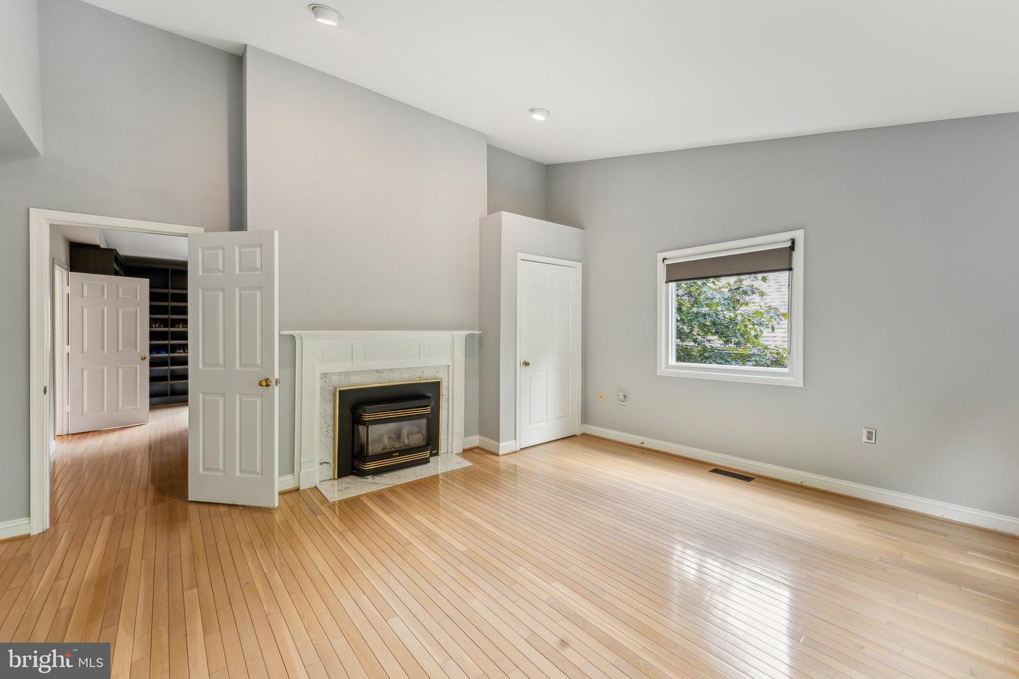 3015 OREGON KNOLLS DR NW, WASHINGTON, District Of Columbia 20015, 5 Bedrooms Bedrooms, ,3 BathroomsBathrooms,Residential,For sale,3015 OREGON KNOLLS DR NW,DCDC2197912 MLS # DCDC2197912