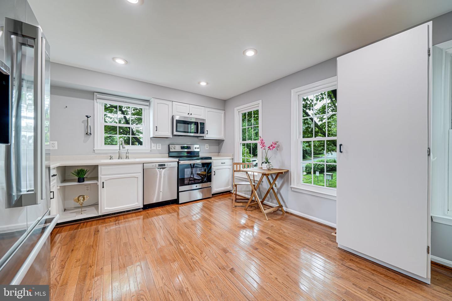 2 S MANCHESTER ST S, ARLINGTON, Virginia 22204, 3 Bedrooms Bedrooms, ,3 BathroomsBathrooms,Residential,For sale,2 S MANCHESTER ST S,VAAR2056770 MLS # VAAR2056770