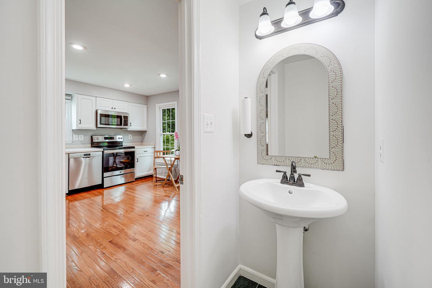 2 S MANCHESTER ST S, ARLINGTON, Virginia 22204, 3 Bedrooms Bedrooms, ,3 BathroomsBathrooms,Residential,For sale,2 S MANCHESTER ST S,VAAR2056770 MLS # VAAR2056770