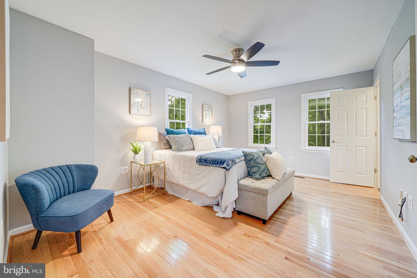 2 S MANCHESTER ST S, ARLINGTON, Virginia 22204, 3 Bedrooms Bedrooms, ,3 BathroomsBathrooms,Residential,For sale,2 S MANCHESTER ST S,VAAR2056770 MLS # VAAR2056770