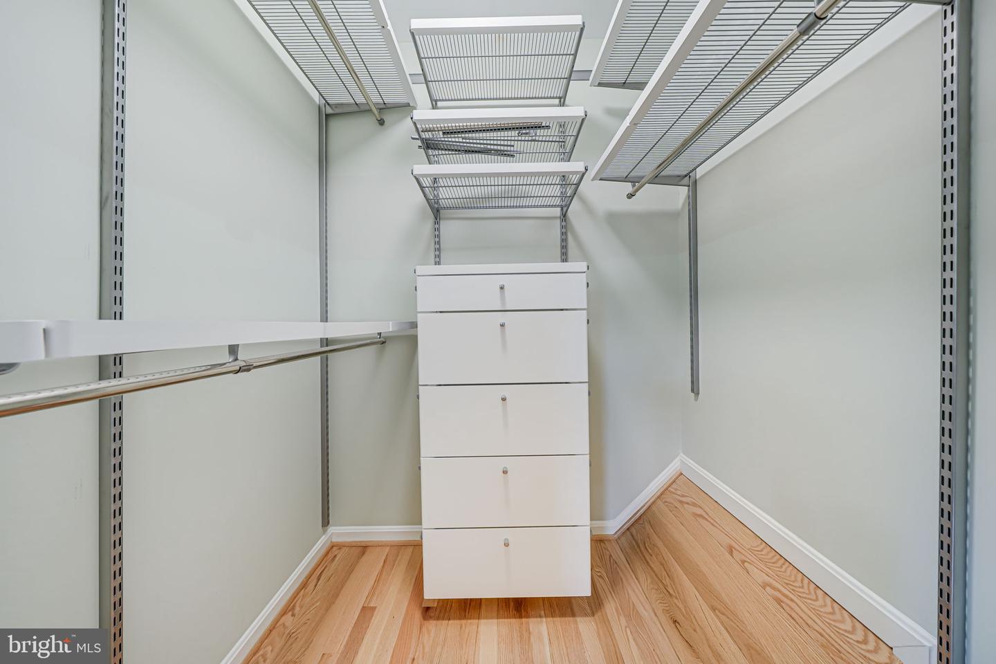 2 S MANCHESTER ST S, ARLINGTON, Virginia 22204, 3 Bedrooms Bedrooms, ,3 BathroomsBathrooms,Residential,For sale,2 S MANCHESTER ST S,VAAR2056770 MLS # VAAR2056770