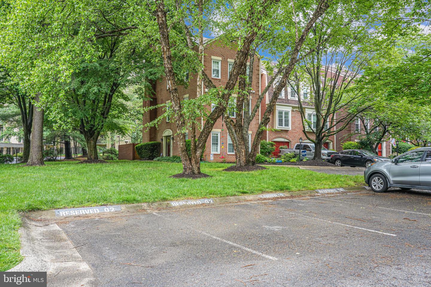 2 S MANCHESTER ST S, ARLINGTON, Virginia 22204, 3 Bedrooms Bedrooms, ,3 BathroomsBathrooms,Residential,For sale,2 S MANCHESTER ST S,VAAR2056770 MLS # VAAR2056770