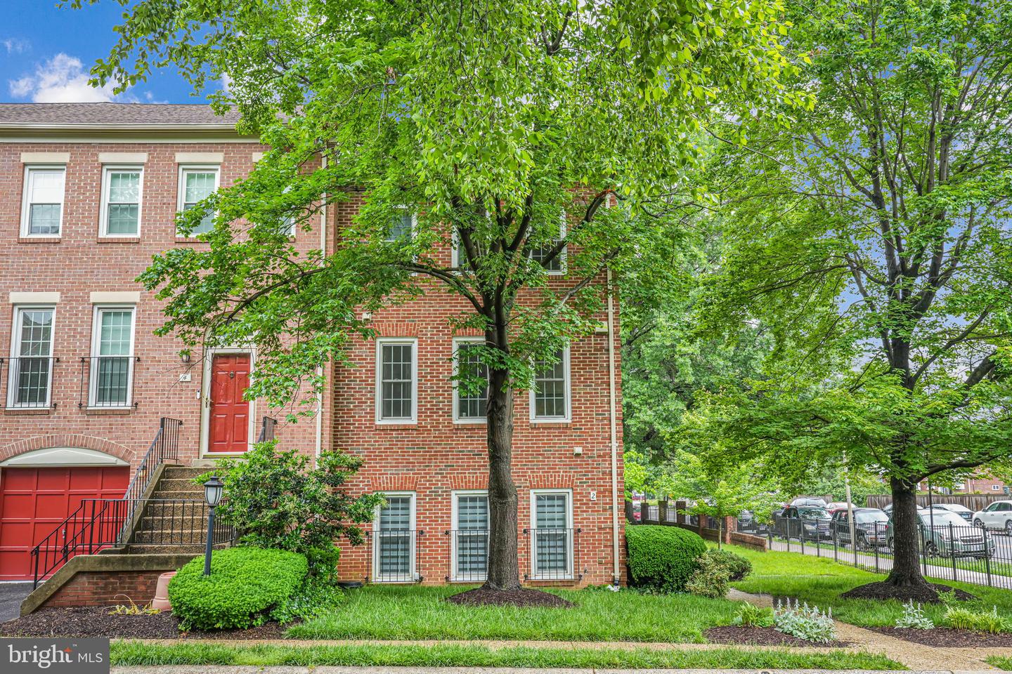 2 S MANCHESTER ST S, ARLINGTON, Virginia 22204, 3 Bedrooms Bedrooms, ,3 BathroomsBathrooms,Residential,For sale,2 S MANCHESTER ST S,VAAR2056770 MLS # VAAR2056770
