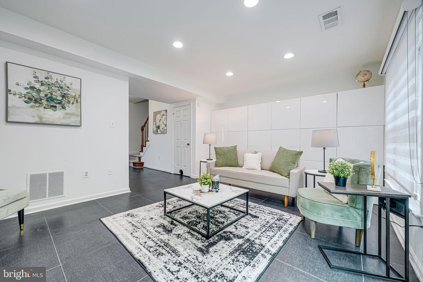 2 S MANCHESTER ST S, ARLINGTON, Virginia 22204, 3 Bedrooms Bedrooms, ,3 BathroomsBathrooms,Residential,For sale,2 S MANCHESTER ST S,VAAR2056770 MLS # VAAR2056770