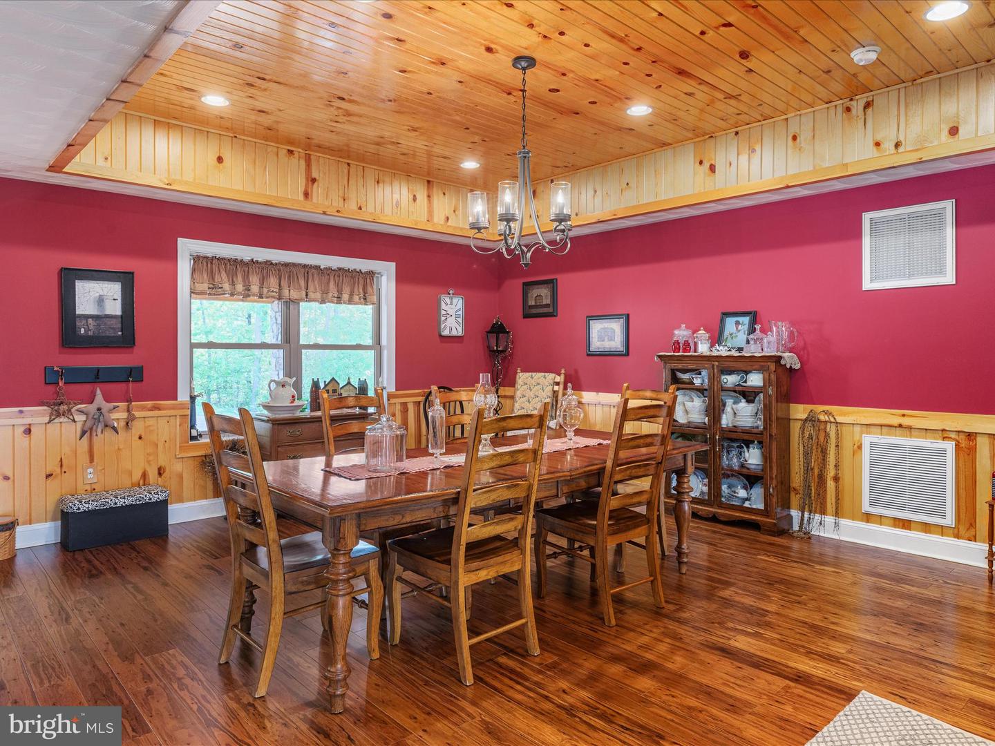 1996 BUCK MOUNTAIN RD, BENTONVILLE, Virginia 22610, 4 Bedrooms Bedrooms, ,3 BathroomsBathrooms,Residential,For sale,1996 BUCK MOUNTAIN RD,VAWR2011032 MLS # VAWR2011032