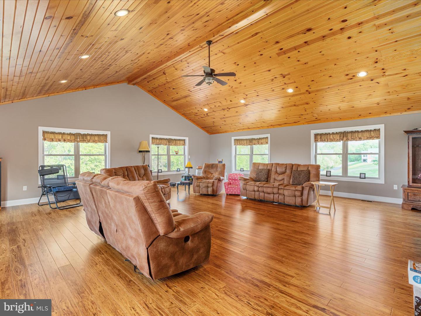 1996 BUCK MOUNTAIN RD, BENTONVILLE, Virginia 22610, 4 Bedrooms Bedrooms, ,3 BathroomsBathrooms,Residential,For sale,1996 BUCK MOUNTAIN RD,VAWR2011032 MLS # VAWR2011032