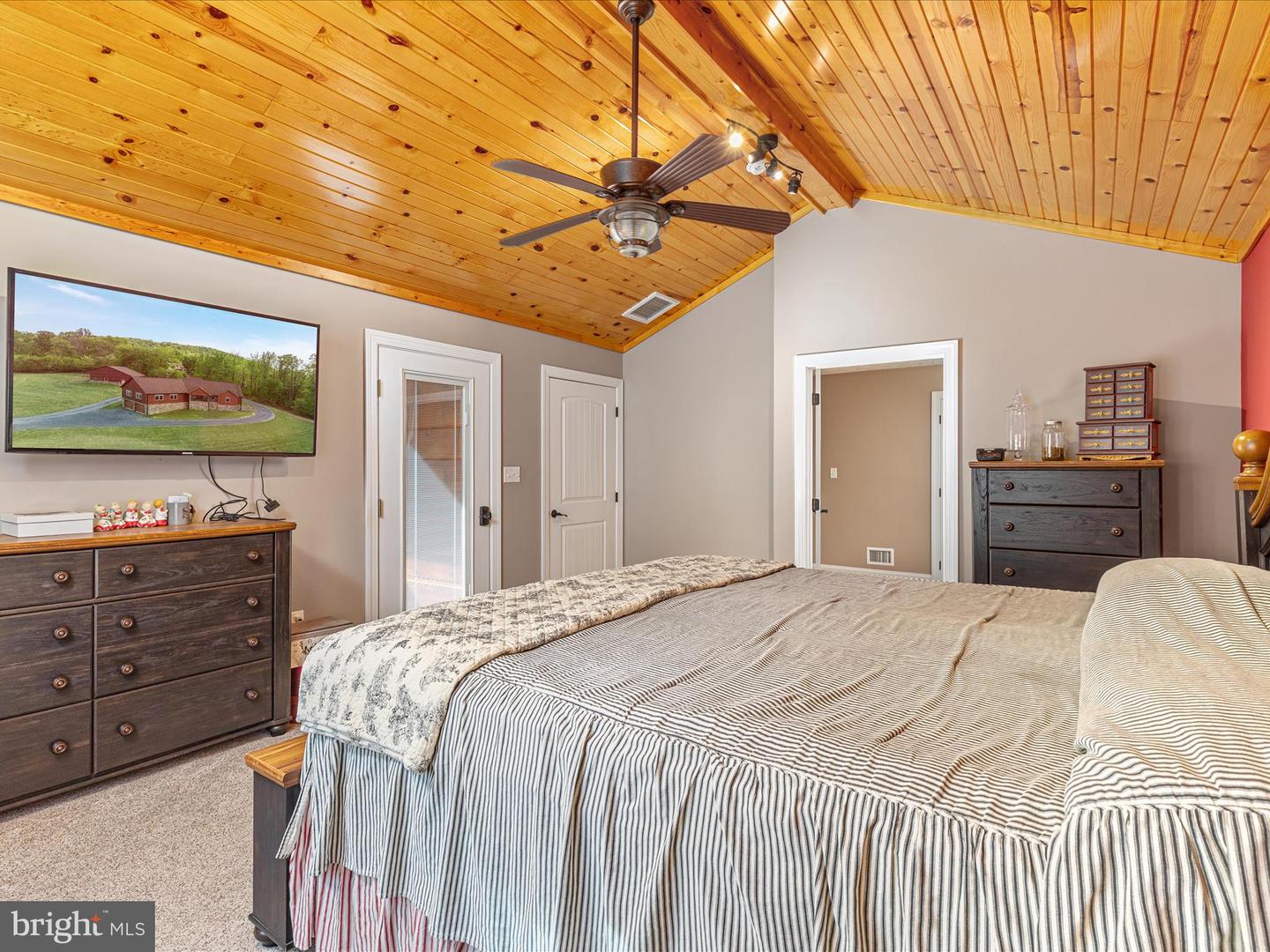1996 BUCK MOUNTAIN RD, BENTONVILLE, Virginia 22610, 4 Bedrooms Bedrooms, ,3 BathroomsBathrooms,Residential,For sale,1996 BUCK MOUNTAIN RD,VAWR2011032 MLS # VAWR2011032