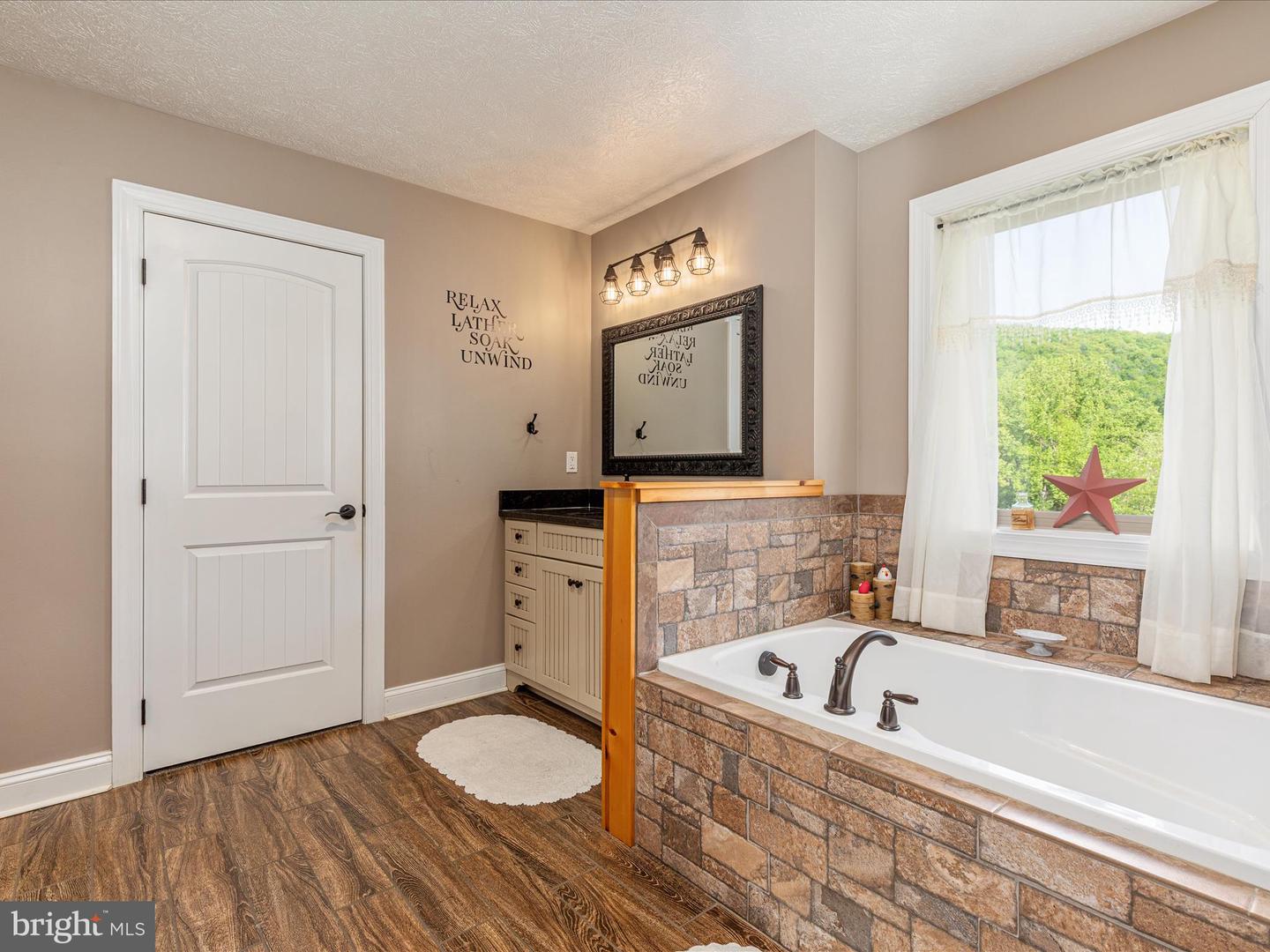 1996 BUCK MOUNTAIN RD, BENTONVILLE, Virginia 22610, 4 Bedrooms Bedrooms, ,3 BathroomsBathrooms,Residential,For sale,1996 BUCK MOUNTAIN RD,VAWR2011032 MLS # VAWR2011032