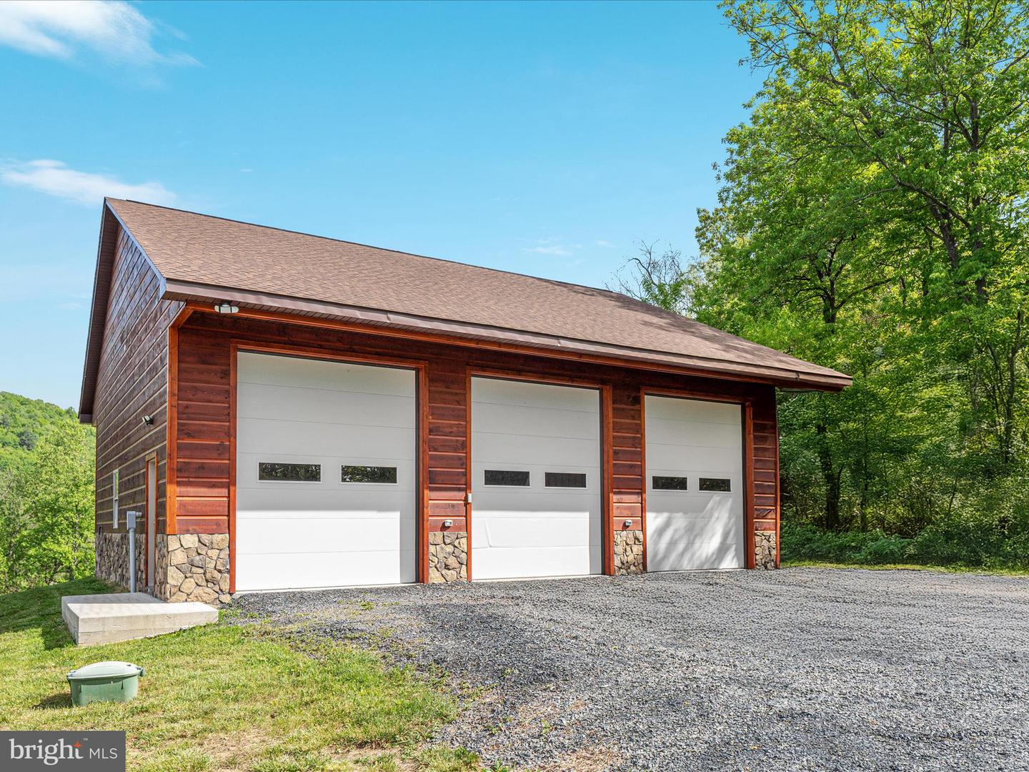 1996 BUCK MOUNTAIN RD, BENTONVILLE, Virginia 22610, 4 Bedrooms Bedrooms, ,3 BathroomsBathrooms,Residential,For sale,1996 BUCK MOUNTAIN RD,VAWR2011032 MLS # VAWR2011032