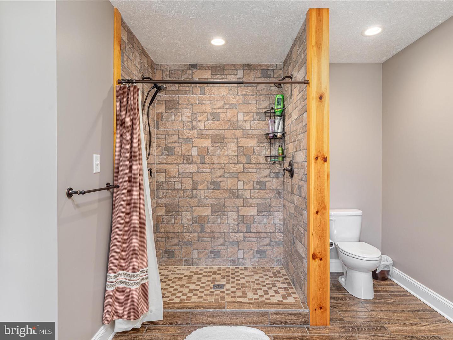 1996 BUCK MOUNTAIN RD, BENTONVILLE, Virginia 22610, 4 Bedrooms Bedrooms, ,3 BathroomsBathrooms,Residential,For sale,1996 BUCK MOUNTAIN RD,VAWR2011032 MLS # VAWR2011032