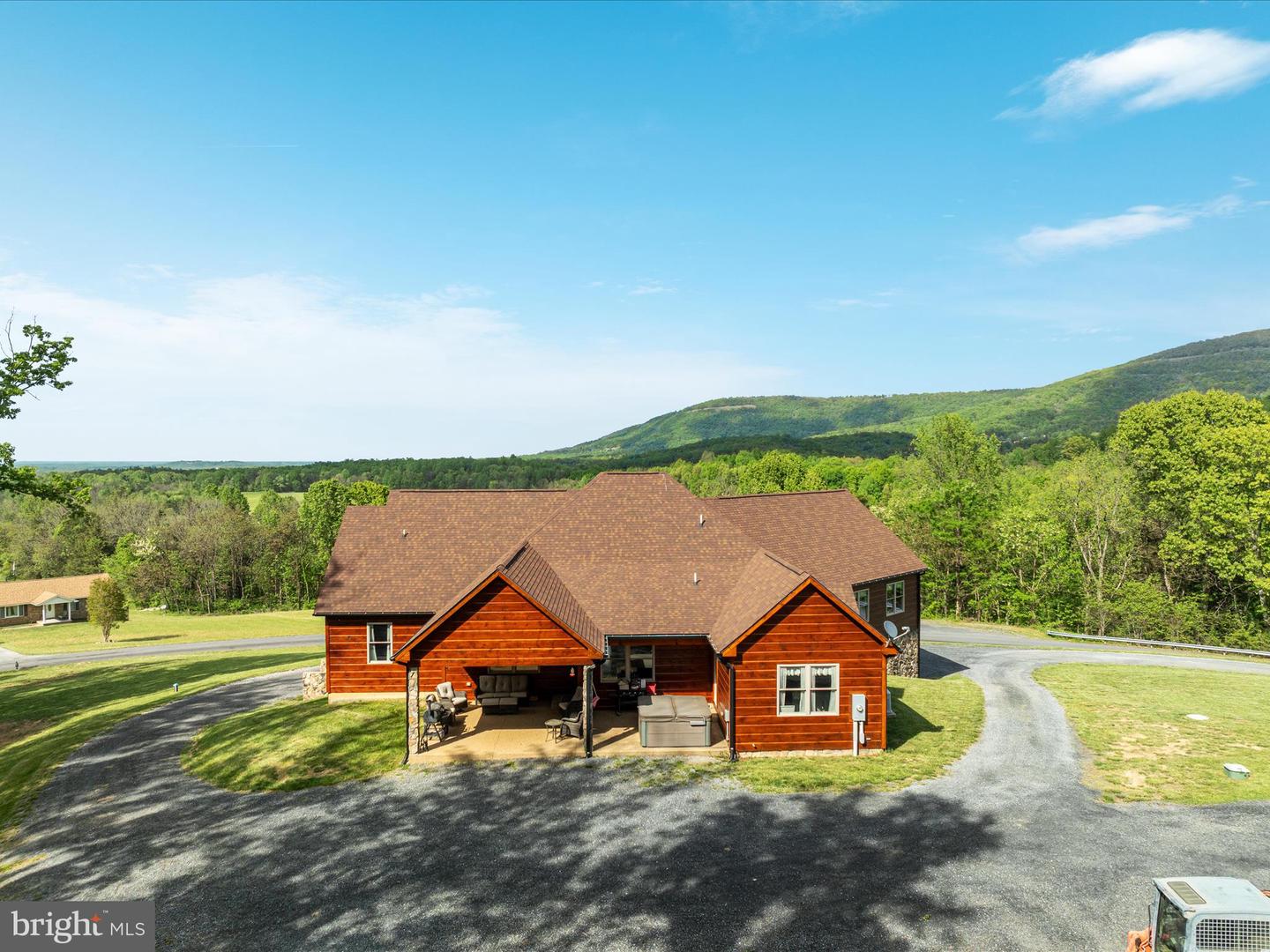1996 BUCK MOUNTAIN RD, BENTONVILLE, Virginia 22610, 4 Bedrooms Bedrooms, ,3 BathroomsBathrooms,Residential,For sale,1996 BUCK MOUNTAIN RD,VAWR2011032 MLS # VAWR2011032