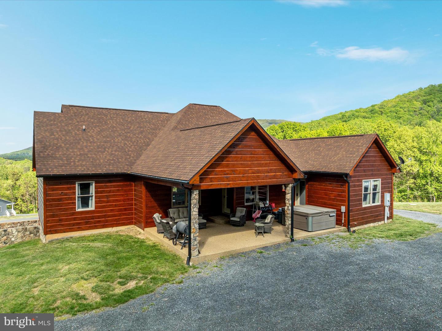 1996 BUCK MOUNTAIN RD, BENTONVILLE, Virginia 22610, 4 Bedrooms Bedrooms, ,3 BathroomsBathrooms,Residential,For sale,1996 BUCK MOUNTAIN RD,VAWR2011032 MLS # VAWR2011032