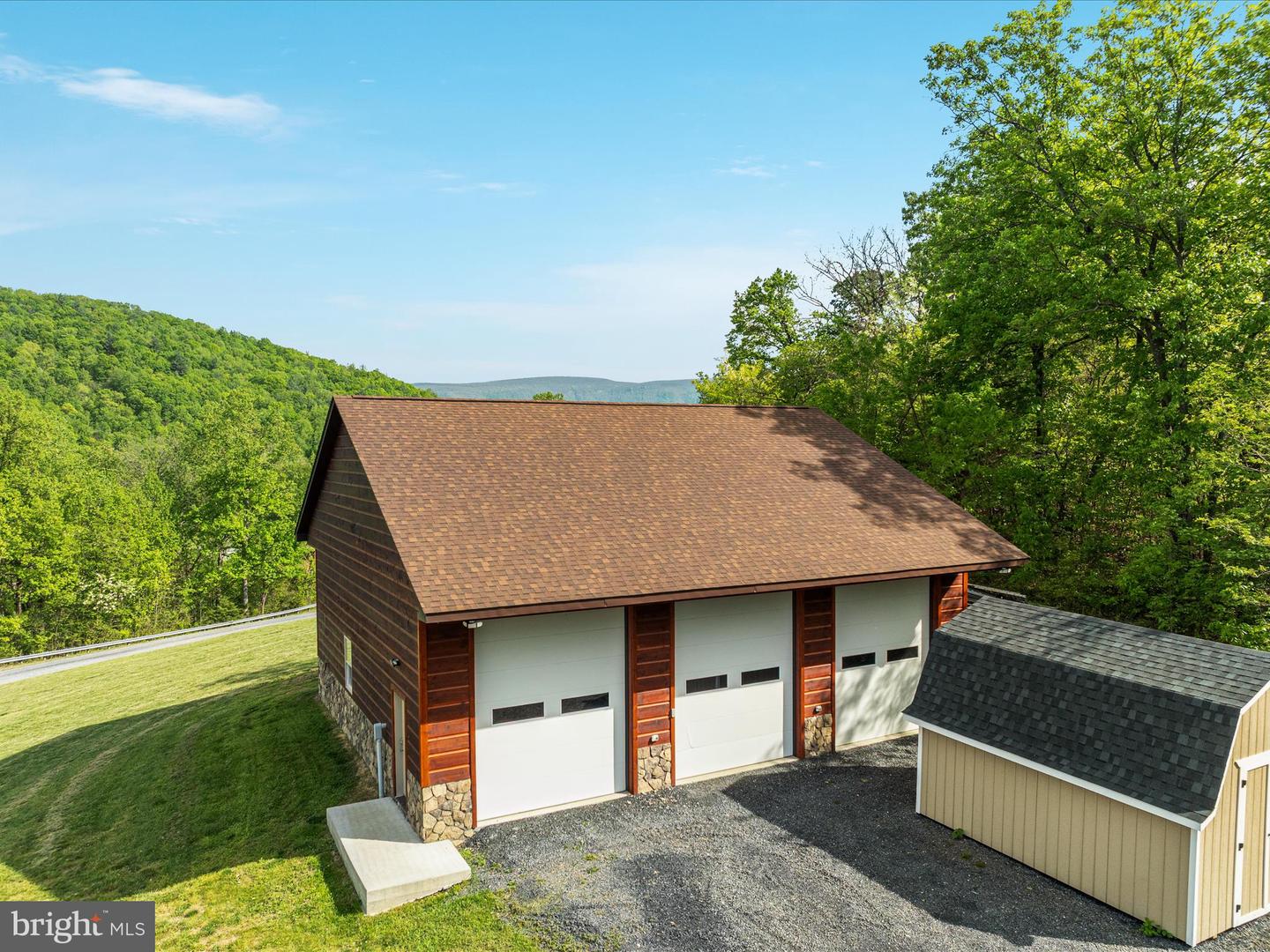 1996 BUCK MOUNTAIN RD, BENTONVILLE, Virginia 22610, 4 Bedrooms Bedrooms, ,3 BathroomsBathrooms,Residential,For sale,1996 BUCK MOUNTAIN RD,VAWR2011032 MLS # VAWR2011032