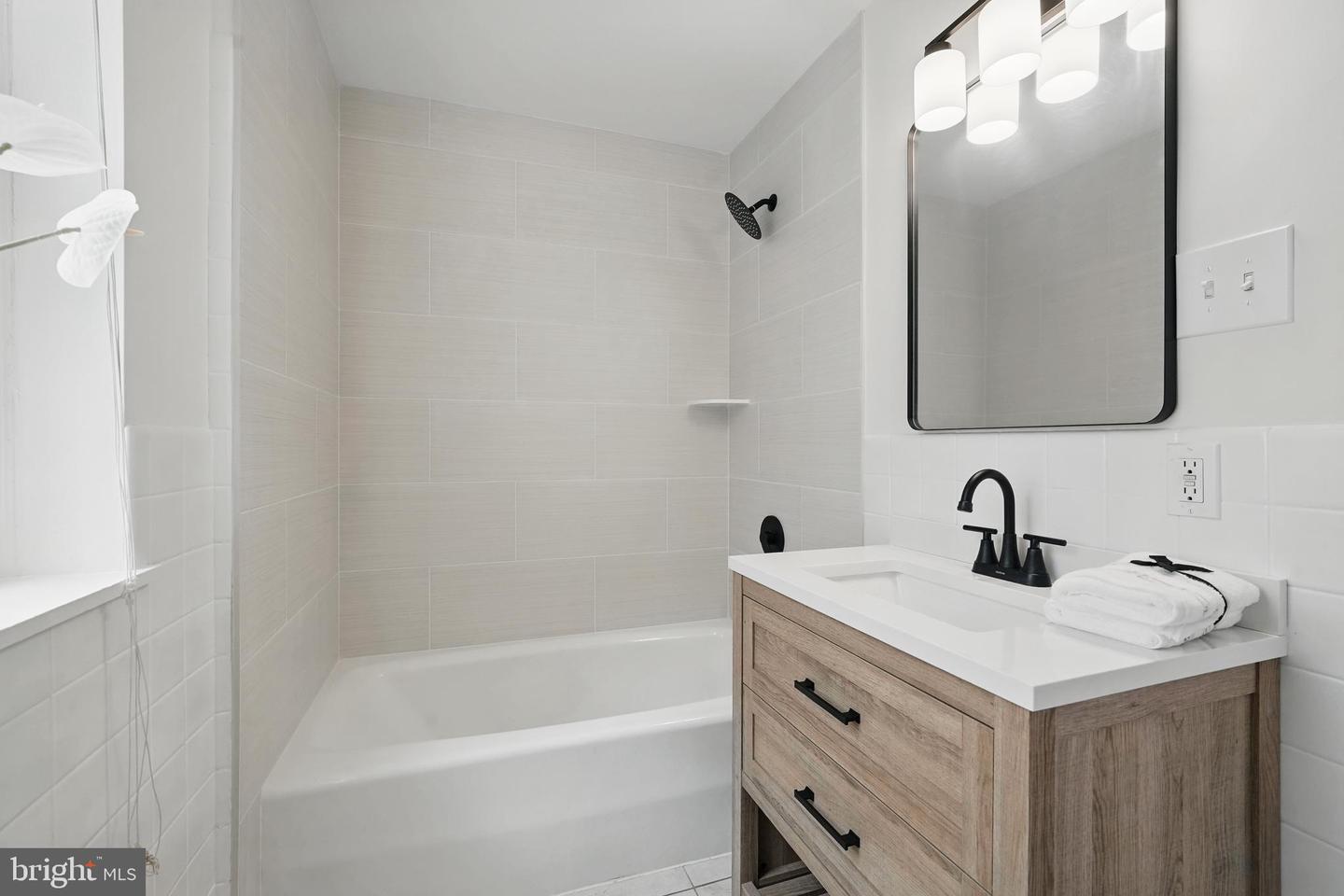 1307 FAIRMONT ST NW #B, WASHINGTON, District Of Columbia 20009, 3 Bedrooms Bedrooms, ,2 BathroomsBathrooms,Residential,For sale,1307 FAIRMONT ST NW #B,DCDC2198062 MLS # DCDC2198062