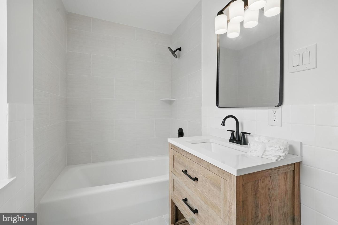 1307 FAIRMONT ST NW #B, WASHINGTON, District Of Columbia 20009, 3 Bedrooms Bedrooms, ,2 BathroomsBathrooms,Residential,For sale,1307 FAIRMONT ST NW #B,DCDC2198062 MLS # DCDC2198062