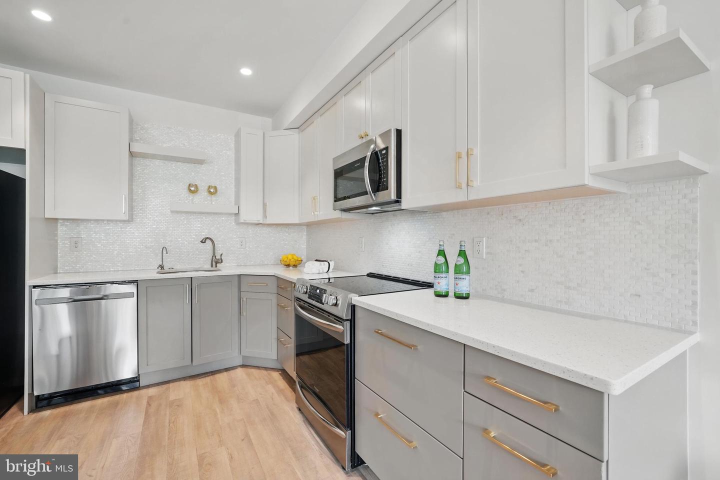 1307 FAIRMONT ST NW #B, WASHINGTON, District Of Columbia 20009, 3 Bedrooms Bedrooms, ,2 BathroomsBathrooms,Residential,For sale,1307 FAIRMONT ST NW #B,DCDC2198062 MLS # DCDC2198062