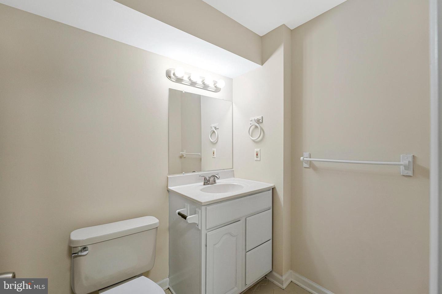44060 FERNCLIFF TER, ASHBURN, Virginia 20147, 2 Bedrooms Bedrooms, ,3 BathroomsBathrooms,Residential,For sale,44060 FERNCLIFF TER,VALO2095158 MLS # VALO2095158