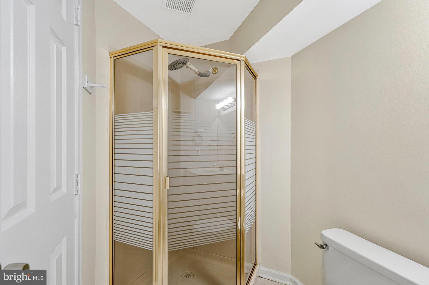 44060 FERNCLIFF TER, ASHBURN, Virginia 20147, 2 Bedrooms Bedrooms, ,3 BathroomsBathrooms,Residential,For sale,44060 FERNCLIFF TER,VALO2095158 MLS # VALO2095158