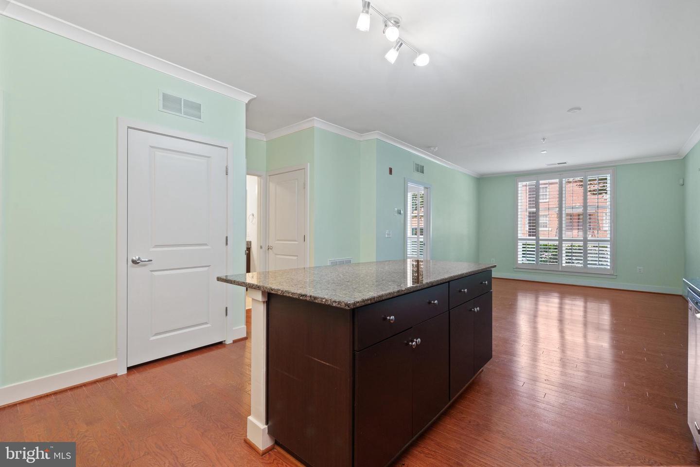 815 N PATRICK ST #106, ALEXANDRIA, Virginia 22314, 2 Bedrooms Bedrooms, ,1 BathroomBathrooms,Residential,For sale,815 N PATRICK ST #106,VAAX2044776 MLS # VAAX2044776