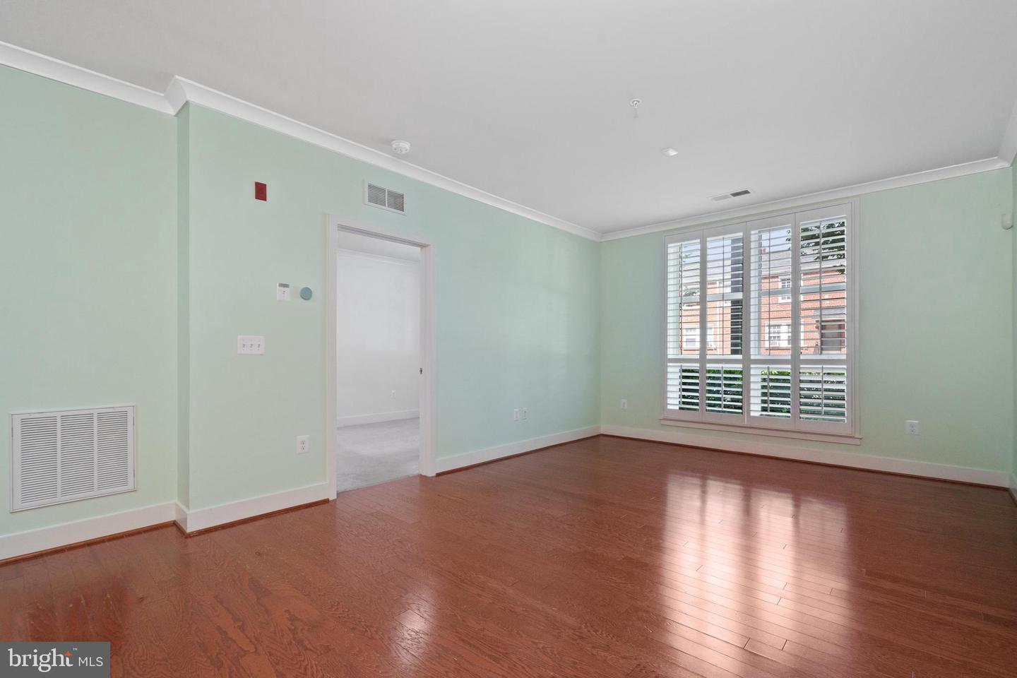 815 N PATRICK ST #106, ALEXANDRIA, Virginia 22314, 2 Bedrooms Bedrooms, ,1 BathroomBathrooms,Residential,For sale,815 N PATRICK ST #106,VAAX2044776 MLS # VAAX2044776