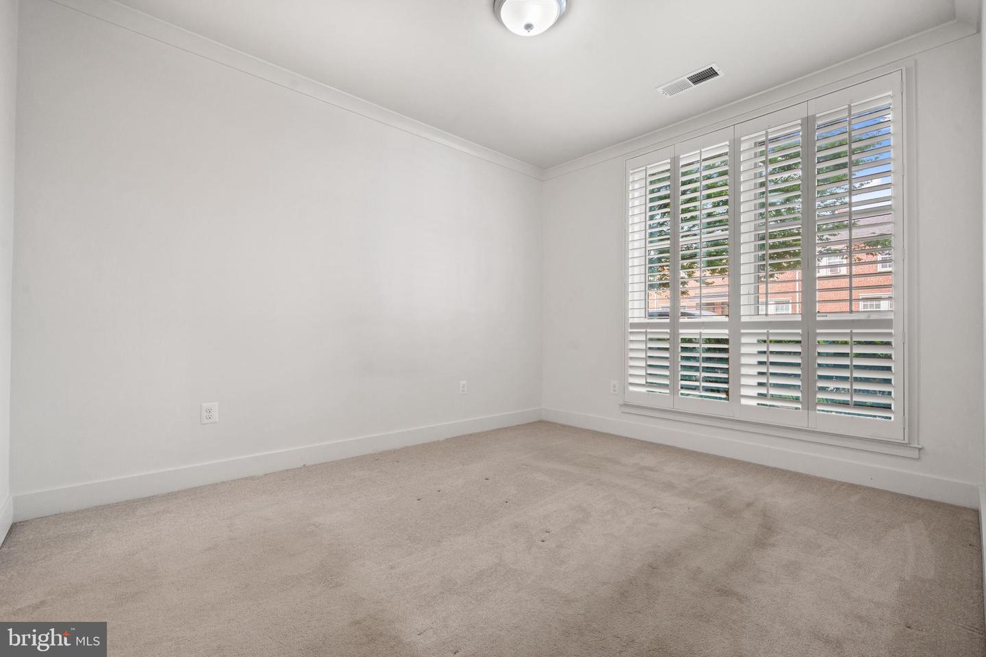 815 N PATRICK ST #106, ALEXANDRIA, Virginia 22314, 2 Bedrooms Bedrooms, ,1 BathroomBathrooms,Residential,For sale,815 N PATRICK ST #106,VAAX2044776 MLS # VAAX2044776