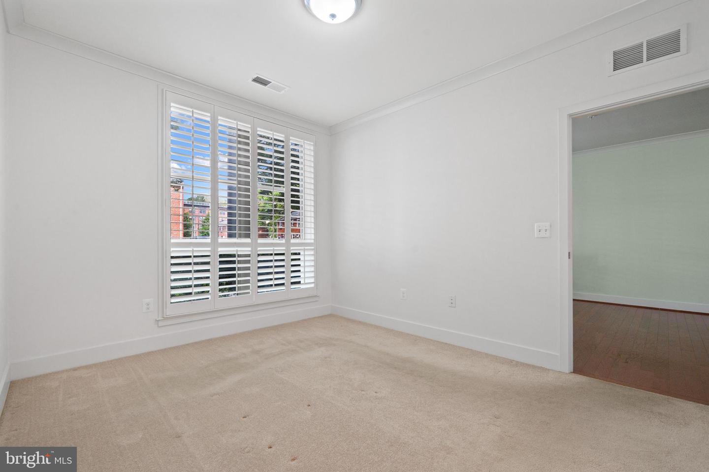 815 N PATRICK ST #106, ALEXANDRIA, Virginia 22314, 2 Bedrooms Bedrooms, ,1 BathroomBathrooms,Residential,For sale,815 N PATRICK ST #106,VAAX2044776 MLS # VAAX2044776