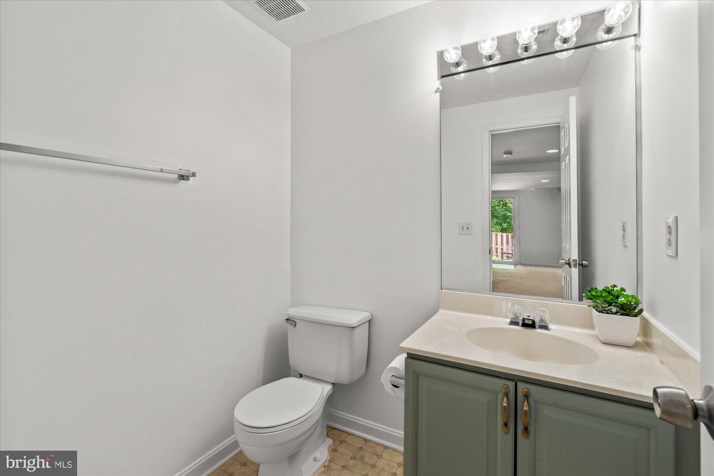 7232 CHERWELL LN, ALEXANDRIA, Virginia 22315, 3 Bedrooms Bedrooms, ,2 BathroomsBathrooms,Residential,For sale,7232 CHERWELL LN,VAFX2237898 MLS # VAFX2237898