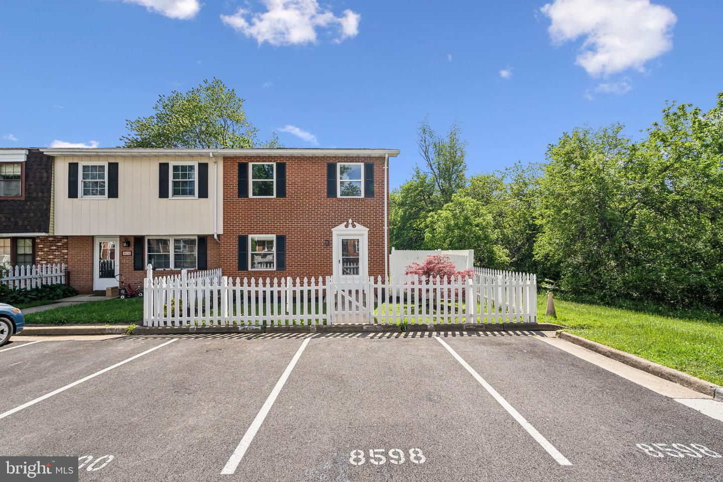 8598 ASHBY CT, MARSHALL, Virginia 20115, 3 Bedrooms Bedrooms, ,2 BathroomsBathrooms,Residential,For sale,8598 ASHBY CT,VAFQ2016442 MLS # VAFQ2016442