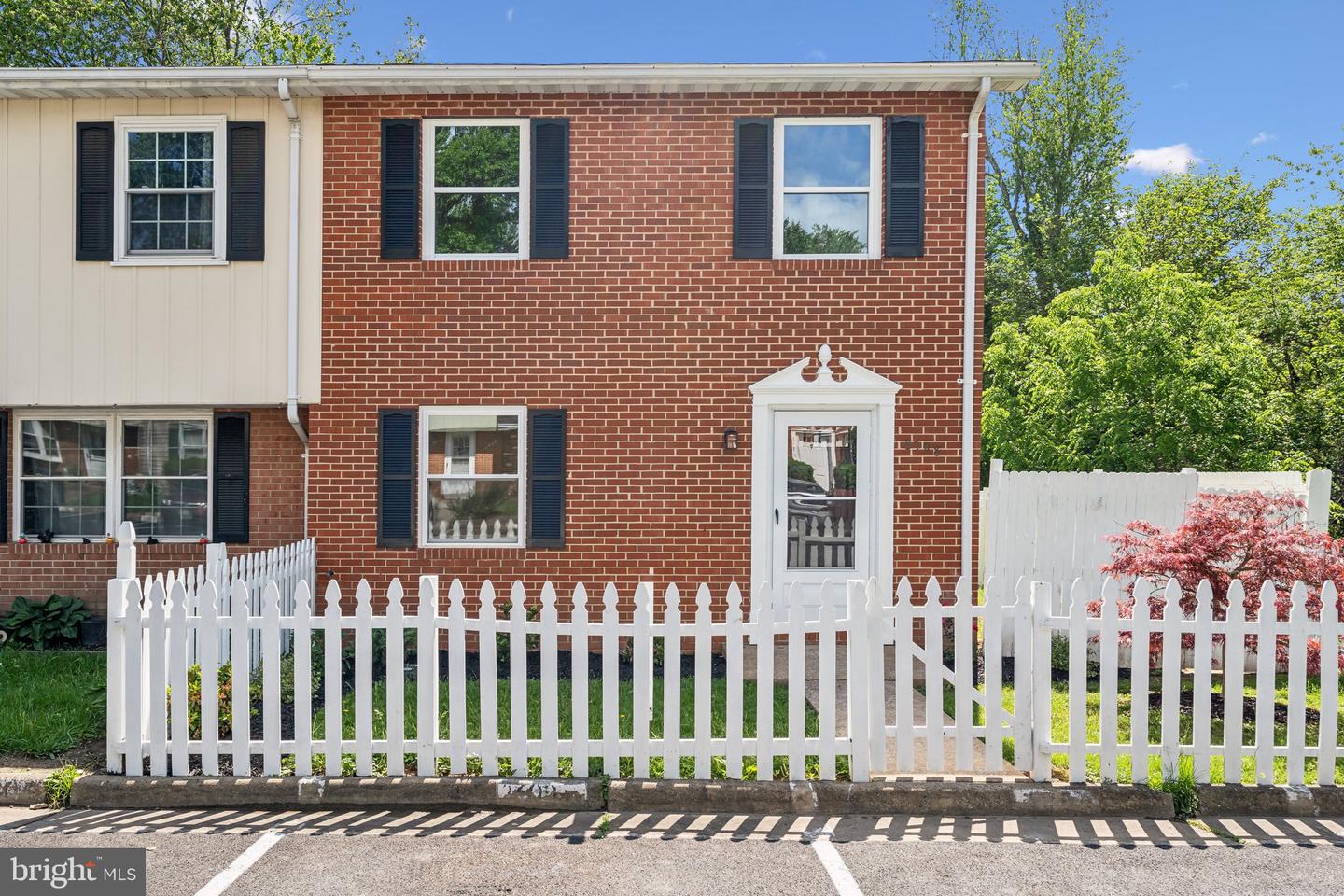 8598 ASHBY CT, MARSHALL, Virginia 20115, 3 Bedrooms Bedrooms, ,2 BathroomsBathrooms,Residential,For sale,8598 ASHBY CT,VAFQ2016442 MLS # VAFQ2016442