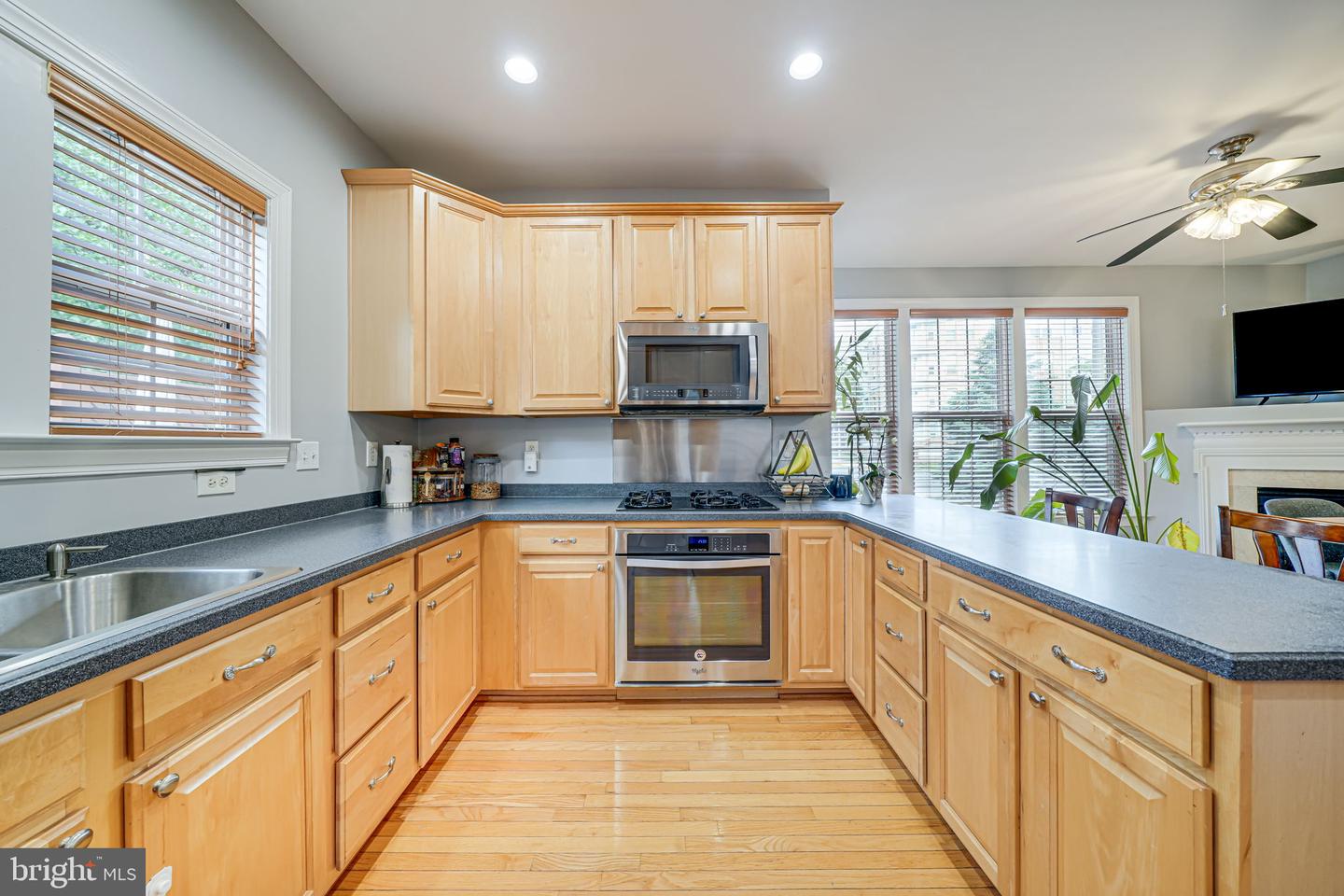 11559 CAVALIER LANDING CT, FAIRFAX, Virginia 22030, 3 Bedrooms Bedrooms, ,3 BathroomsBathrooms,Residential,For sale,11559 CAVALIER LANDING CT,VAFX2237818 MLS # VAFX2237818