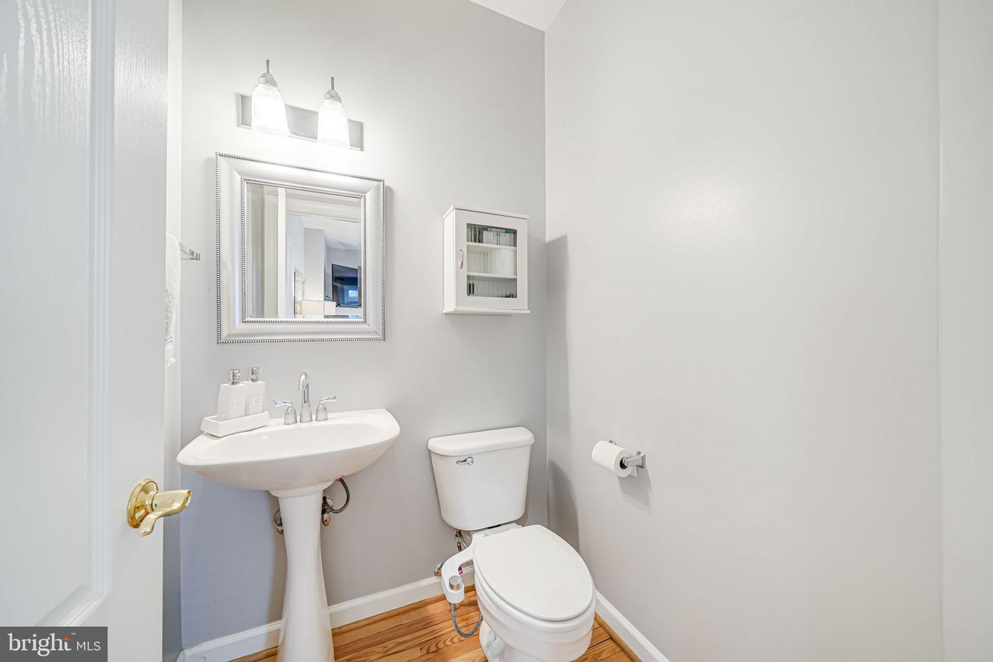 11559 CAVALIER LANDING CT, FAIRFAX, Virginia 22030, 3 Bedrooms Bedrooms, ,3 BathroomsBathrooms,Residential,For sale,11559 CAVALIER LANDING CT,VAFX2237818 MLS # VAFX2237818