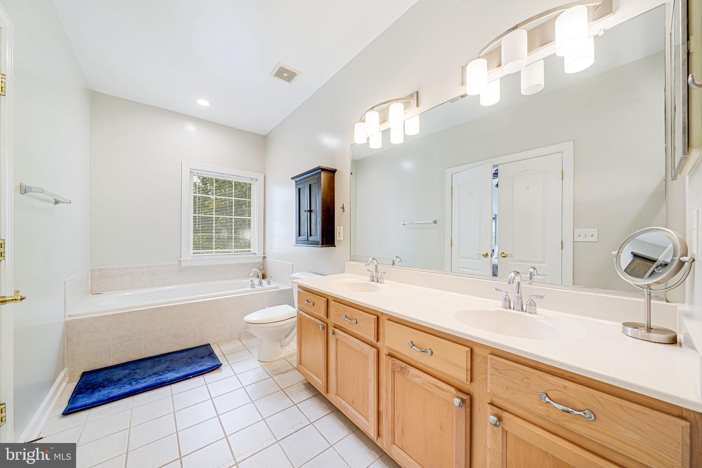 11559 CAVALIER LANDING CT, FAIRFAX, Virginia 22030, 3 Bedrooms Bedrooms, ,3 BathroomsBathrooms,Residential,For sale,11559 CAVALIER LANDING CT,VAFX2237818 MLS # VAFX2237818