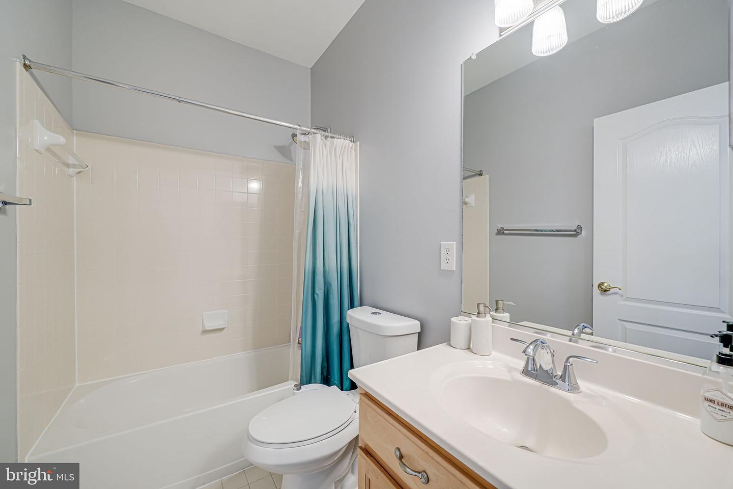 11559 CAVALIER LANDING CT, FAIRFAX, Virginia 22030, 3 Bedrooms Bedrooms, ,3 BathroomsBathrooms,Residential,For sale,11559 CAVALIER LANDING CT,VAFX2237818 MLS # VAFX2237818