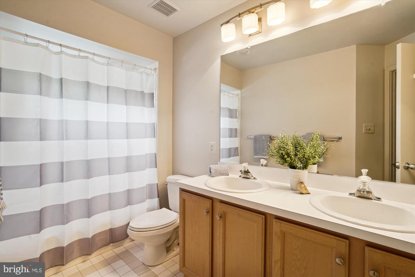 1145 WATER POINTE LN, RESTON, Virginia 20194, 4 Bedrooms Bedrooms, ,3 BathroomsBathrooms,Residential,For sale,1145 WATER POINTE LN,VAFX2237952 MLS # VAFX2237952