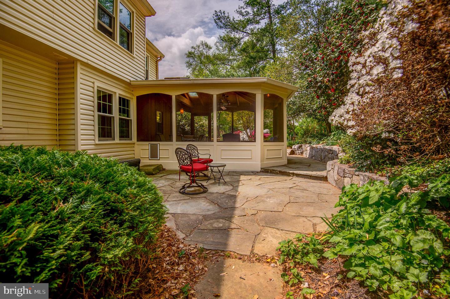 9504 BROOME CT, VIENNA, Virginia 22182, 5 Bedrooms Bedrooms, ,3 BathroomsBathrooms,Residential,For sale,9504 BROOME CT,VAFX2238074 MLS # VAFX2238074