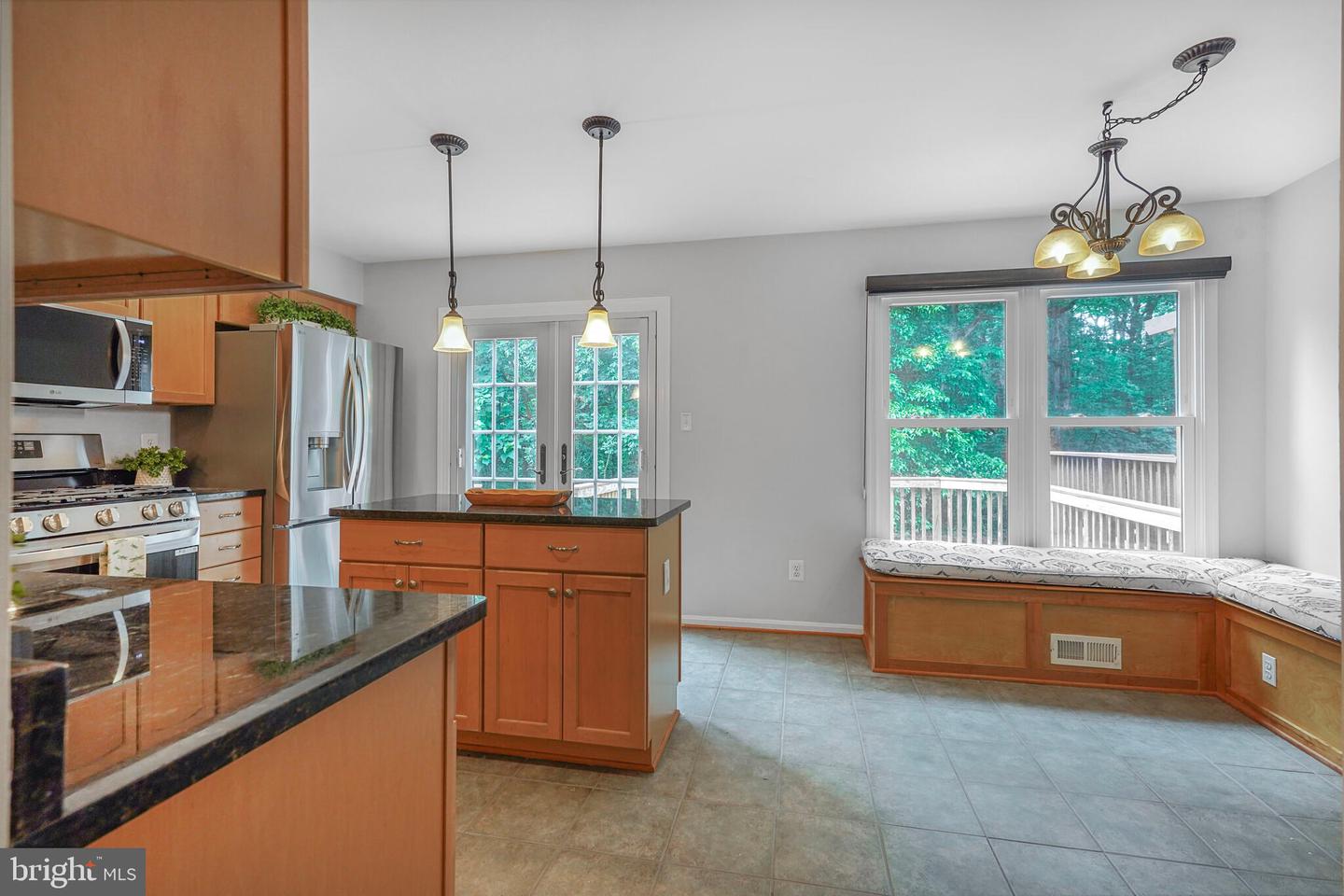 7228 LENSFIELD CT, ALEXANDRIA, Virginia 22315, 3 Bedrooms Bedrooms, ,3 BathroomsBathrooms,Residential,For sale,7228 LENSFIELD CT,VAFX2238076 MLS # VAFX2238076