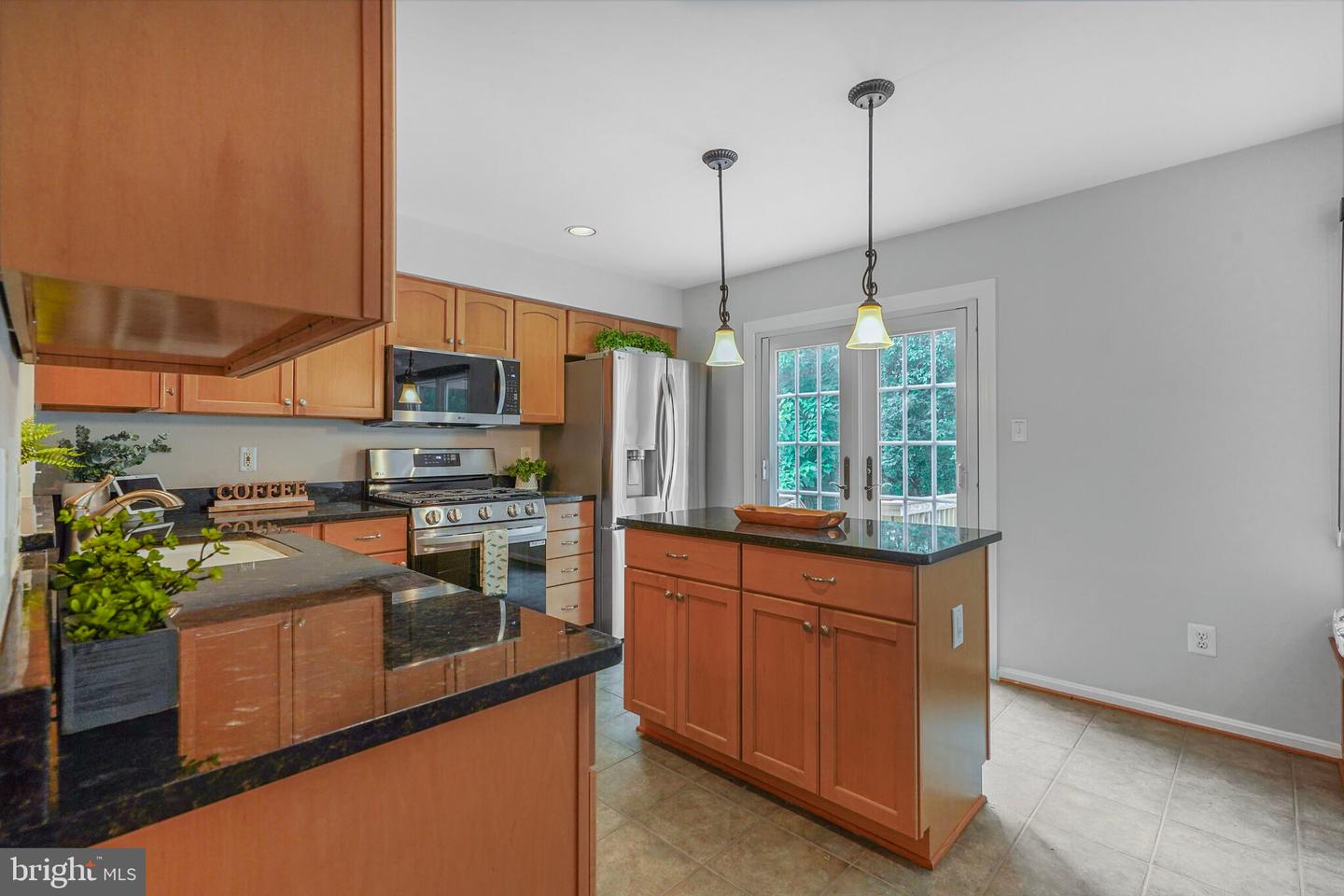 7228 LENSFIELD CT, ALEXANDRIA, Virginia 22315, 3 Bedrooms Bedrooms, ,3 BathroomsBathrooms,Residential,For sale,7228 LENSFIELD CT,VAFX2238076 MLS # VAFX2238076