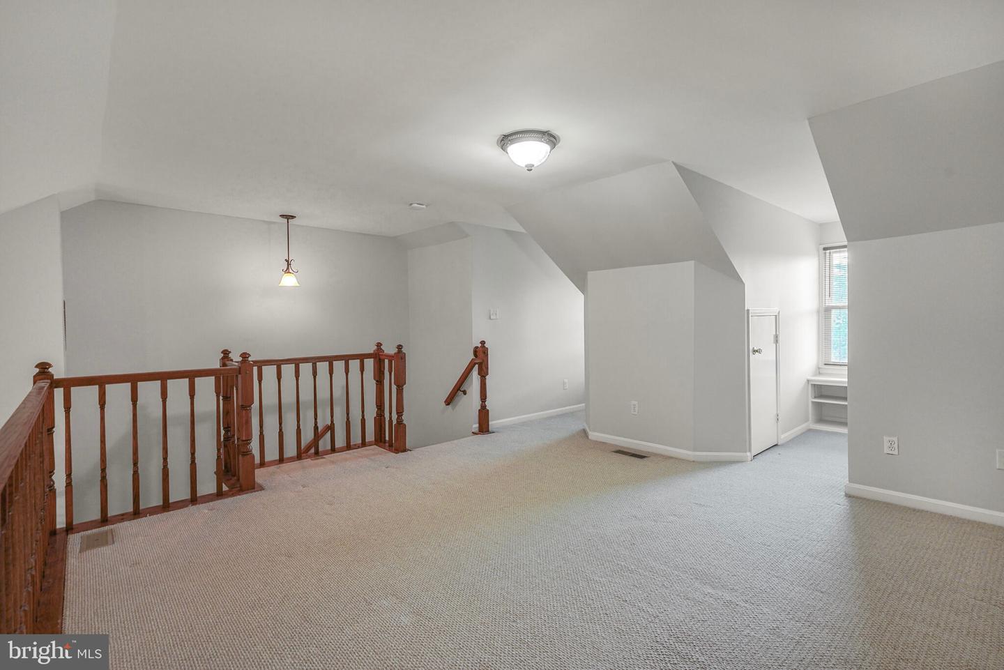 7228 LENSFIELD CT, ALEXANDRIA, Virginia 22315, 3 Bedrooms Bedrooms, ,3 BathroomsBathrooms,Residential,For sale,7228 LENSFIELD CT,VAFX2238076 MLS # VAFX2238076
