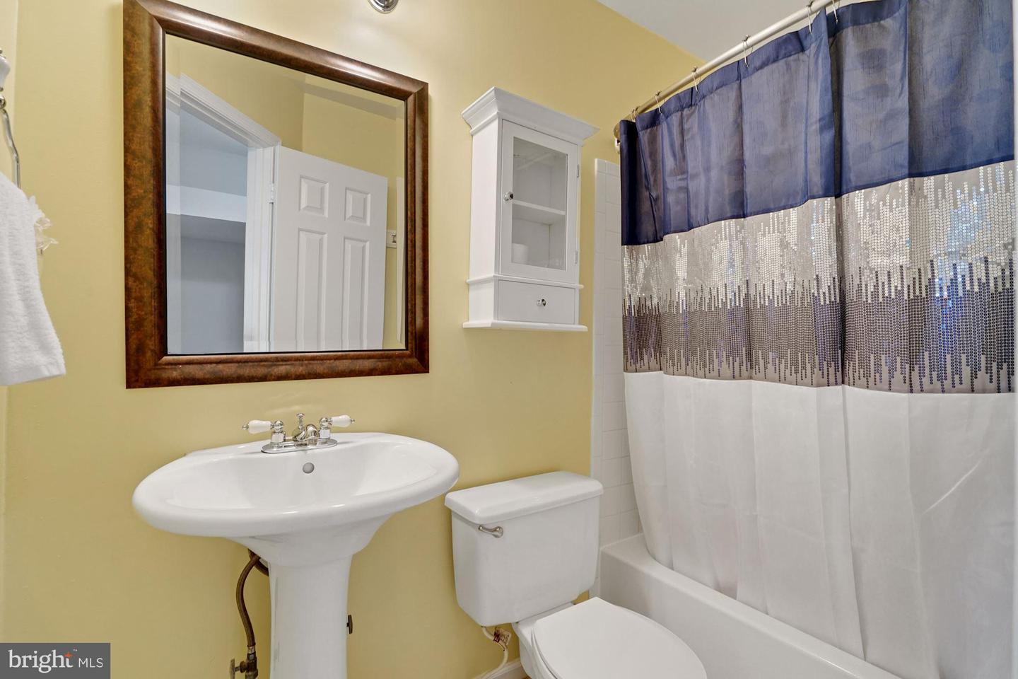 7228 LENSFIELD CT, ALEXANDRIA, Virginia 22315, 3 Bedrooms Bedrooms, ,3 BathroomsBathrooms,Residential,For sale,7228 LENSFIELD CT,VAFX2238076 MLS # VAFX2238076