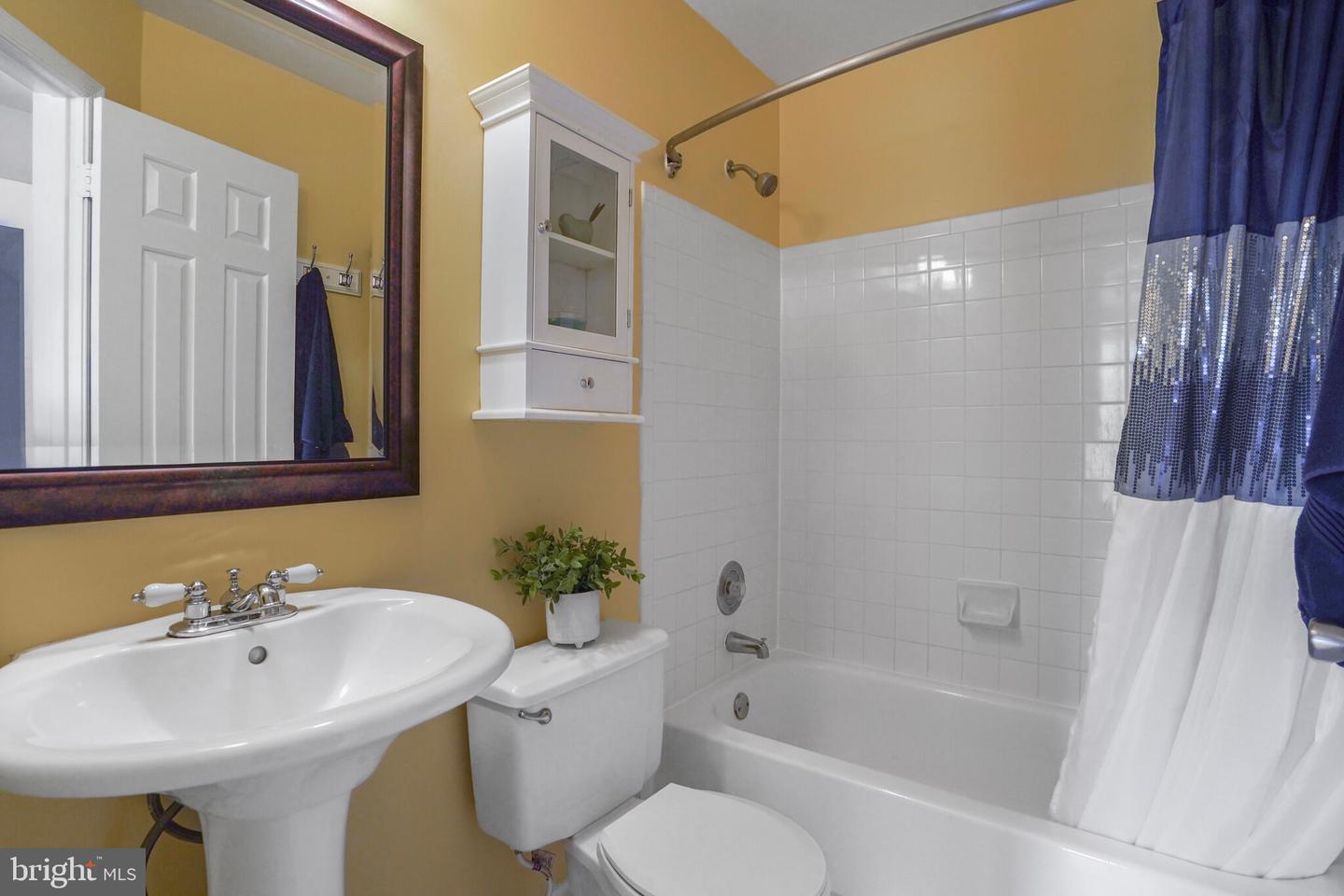 7228 LENSFIELD CT, ALEXANDRIA, Virginia 22315, 3 Bedrooms Bedrooms, ,3 BathroomsBathrooms,Residential,For sale,7228 LENSFIELD CT,VAFX2238076 MLS # VAFX2238076