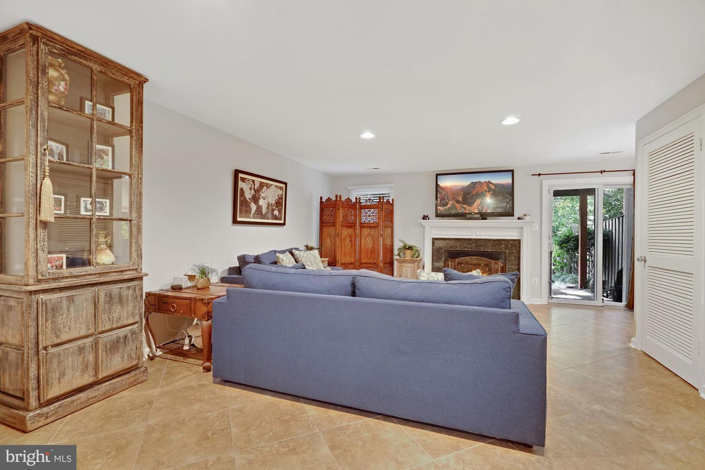 7228 LENSFIELD CT, ALEXANDRIA, Virginia 22315, 3 Bedrooms Bedrooms, ,3 BathroomsBathrooms,Residential,For sale,7228 LENSFIELD CT,VAFX2238076 MLS # VAFX2238076