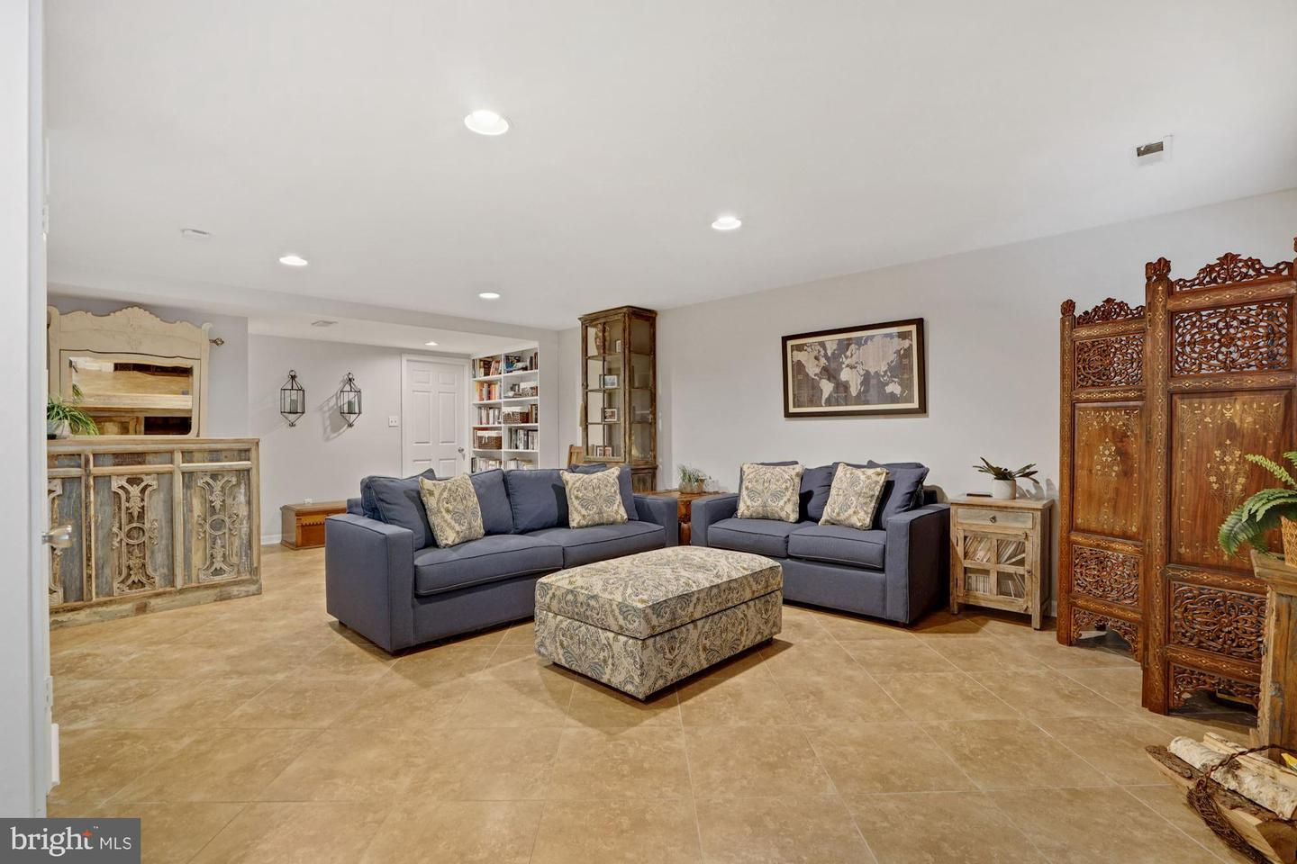 7228 LENSFIELD CT, ALEXANDRIA, Virginia 22315, 3 Bedrooms Bedrooms, ,3 BathroomsBathrooms,Residential,For sale,7228 LENSFIELD CT,VAFX2238076 MLS # VAFX2238076