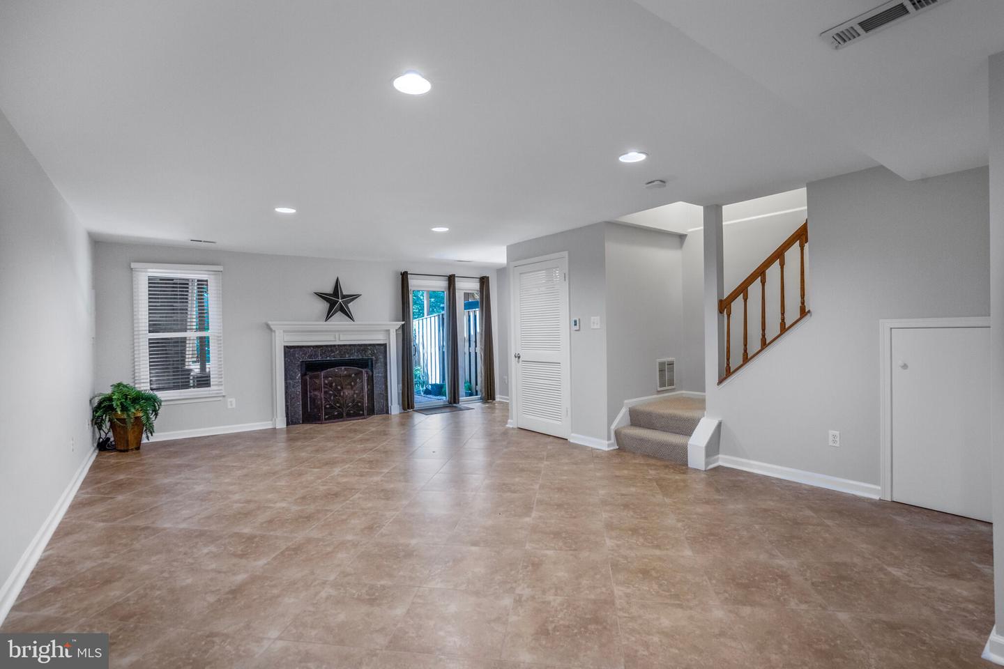 7228 LENSFIELD CT, ALEXANDRIA, Virginia 22315, 3 Bedrooms Bedrooms, ,3 BathroomsBathrooms,Residential,For sale,7228 LENSFIELD CT,VAFX2238076 MLS # VAFX2238076