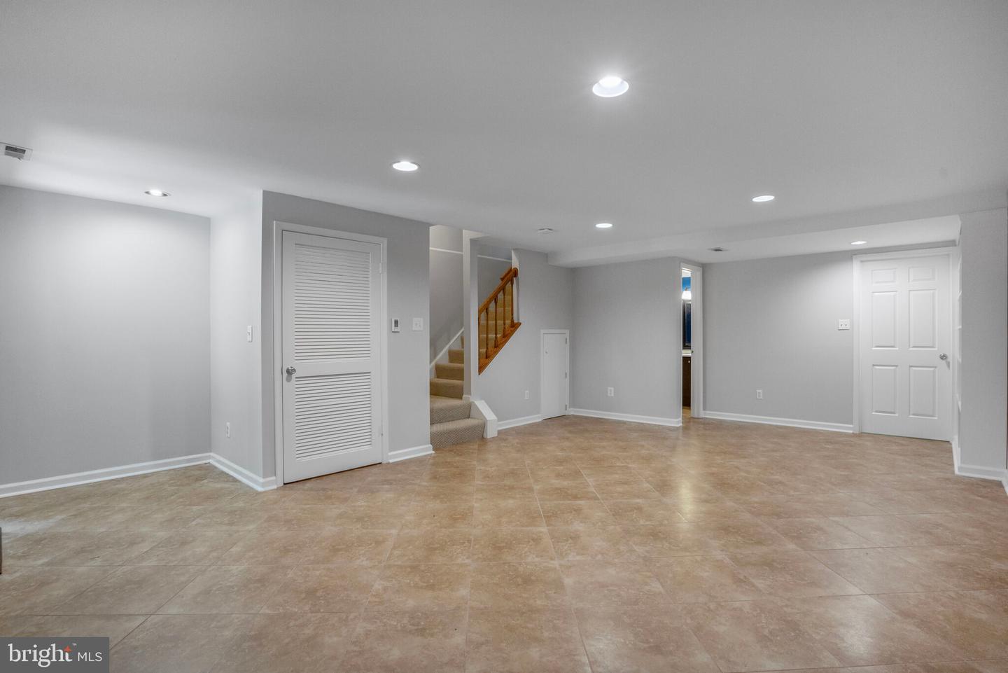 7228 LENSFIELD CT, ALEXANDRIA, Virginia 22315, 3 Bedrooms Bedrooms, ,3 BathroomsBathrooms,Residential,For sale,7228 LENSFIELD CT,VAFX2238076 MLS # VAFX2238076
