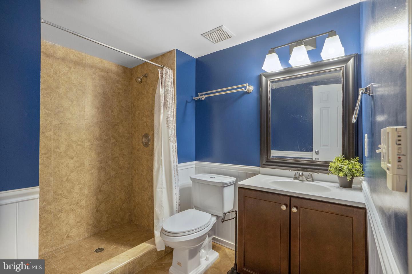 7228 LENSFIELD CT, ALEXANDRIA, Virginia 22315, 3 Bedrooms Bedrooms, ,3 BathroomsBathrooms,Residential,For sale,7228 LENSFIELD CT,VAFX2238076 MLS # VAFX2238076