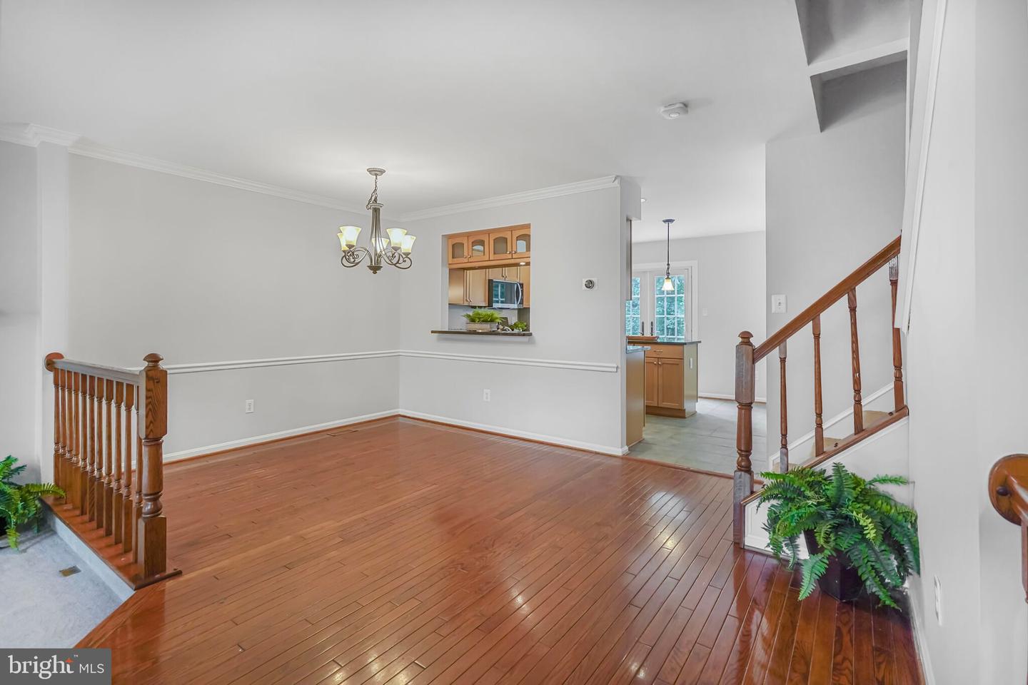 7228 LENSFIELD CT, ALEXANDRIA, Virginia 22315, 3 Bedrooms Bedrooms, ,3 BathroomsBathrooms,Residential,For sale,7228 LENSFIELD CT,VAFX2238076 MLS # VAFX2238076